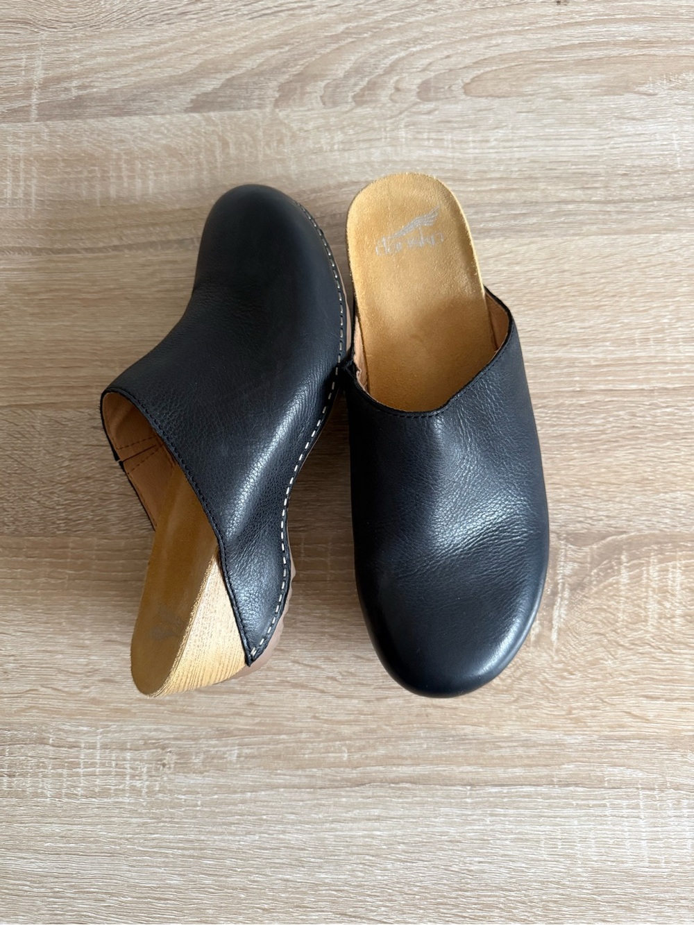 Dansko Talulah Mules black leather slip on Clogs Sz 39/8.5-9
